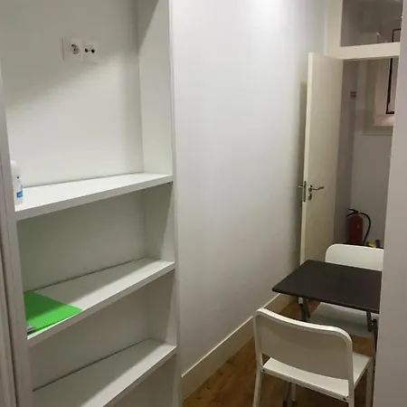Homestay Beautiful Suite Lisbon